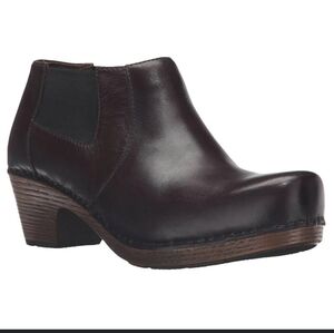 Dansko‎ leather booties #048